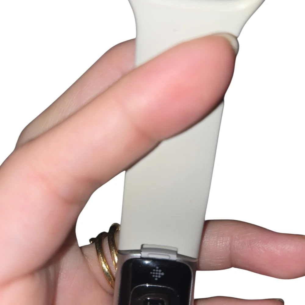 Fitbit Charge 6 With Accessory Bundle in Porcelain